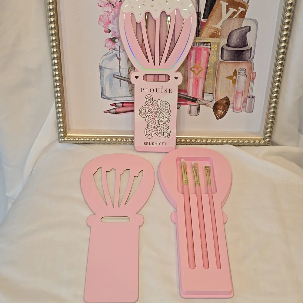 P Louise Whisk It All 3 Pc Makeup Brush Set
